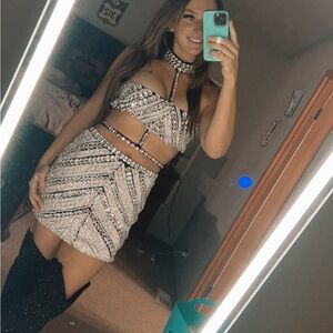 Crystal Couture Rhinestone Set - Black
Size medium